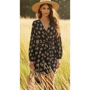 Diane Von Furstenberg Women's‎ Silk Wrap Dress Size 4 Black Print